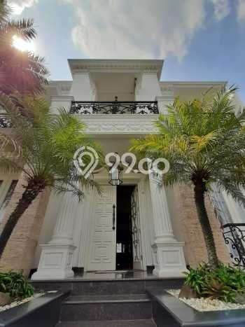 The Luxury House with Private Pool at Jl. Tebet Timur, Tebet, Jakarta Selatan The Luxury House with Private Pool at Jl. Tebet Timur, Tebet, Jakarta Selatan