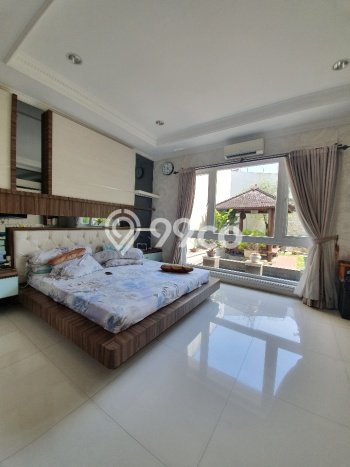 HARGA SPECIAL! Rumah Strategis di Lebak Bulus, Luas 500m² Bangunan 572m² HARGA SPECIAL! Rumah Strategis di Lebak Bulus, Luas 500m² Bangunan 572m²