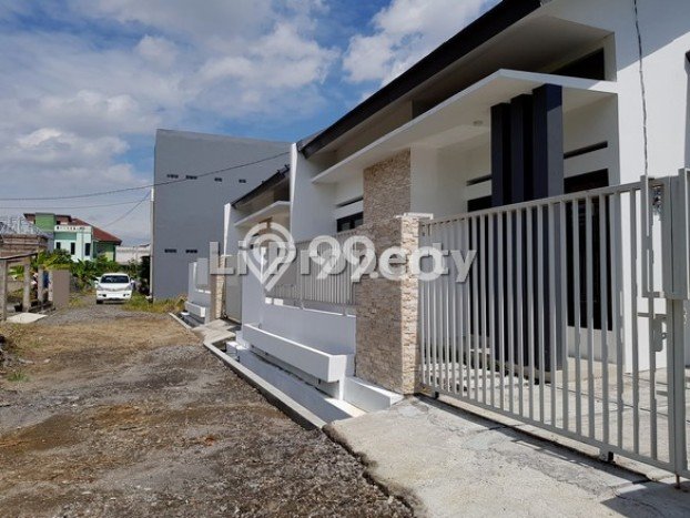 Dijual Rumah 2 Kamar Lokasi Strategis Bagus dan Strategis di Pedurungan Dijual Rumah 2 Kamar Lokasi Strategis Bagus dan Strategis di Pedurungan