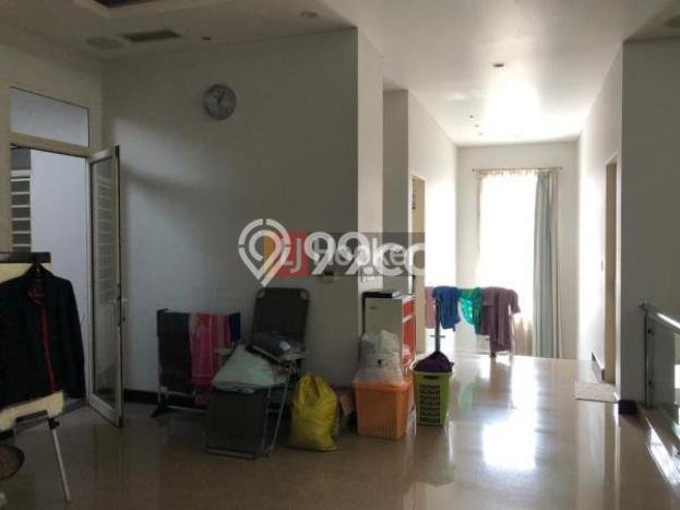 Rumah Elit Modern Tanpa Renovasi di Pondok Indah Jakarta Selatan Rumah Elit Modern Tanpa Renovasi di Pondok Indah Jakarta Selatan
