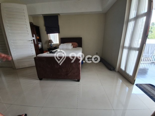 Rumah Nyaman 3 KT Luas Tanah 187m² di Lebak Bulus, Jakarta Selatan Rumah Nyaman 3 KT Luas Tanah 187m² di Lebak Bulus, Jakarta Selatan