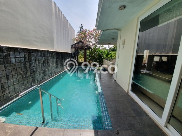 Rumah Nyaman 3 KT Luas Tanah 187m² di Lebak Bulus, Jakarta Selatan Rumah Nyaman 3 KT Luas Tanah 187m² di Lebak Bulus, Jakarta Selatan