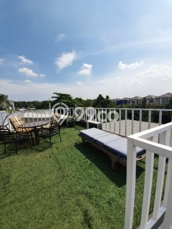 Rumah Nyaman 3 KT Luas Tanah 187m² di Lebak Bulus, Jakarta Selatan Rumah Nyaman 3 KT Luas Tanah 187m² di Lebak Bulus, Jakarta Selatan