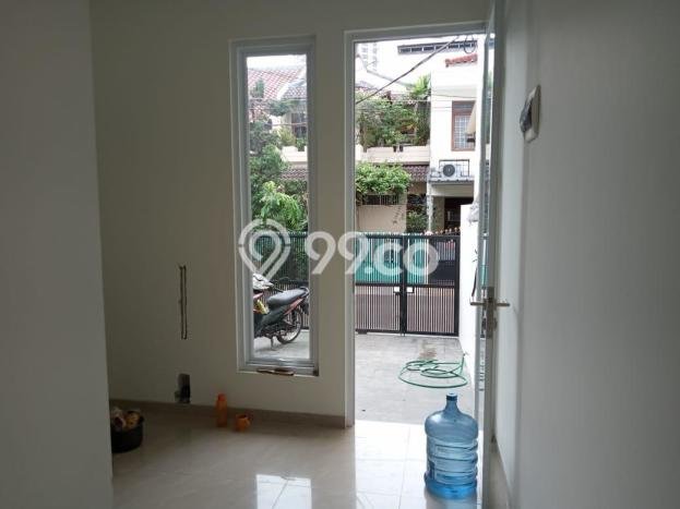 Rumah Elit Modern Tanpa Renovasi di Pondok Indah Jakarta Selatan Rumah Elit Modern Tanpa Renovasi di Pondok Indah Jakarta Selatan