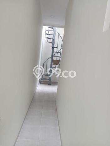 Rumah Elit Modern Tanpa Renovasi di Pondok Indah Jakarta Selatan Rumah Elit Modern Tanpa Renovasi di Pondok Indah Jakarta Selatan