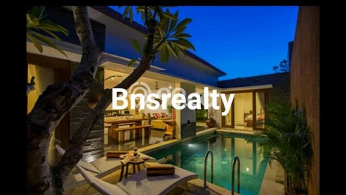 Rumah Terawat di Pecatu, Badung, LT 1127m2m² LB 500m2m² HARGA MENARIK! Rumah Terawat di Pecatu, Badung, LT 1127m2m² LB 500m2m² HARGA MENARIK!