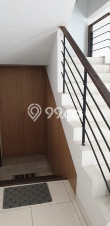 Sewa Rumah Murah di BSD Tangerang Punya 4 Kamar Tidur Sewa Rumah Murah di BSD Tangerang Punya 4 Kamar Tidur