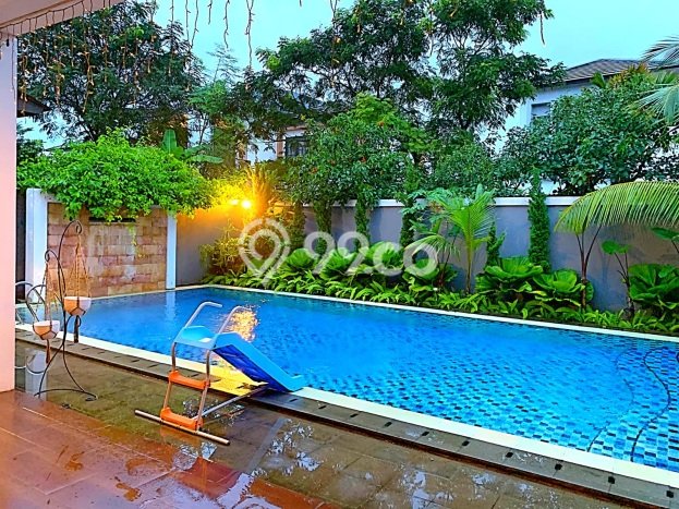 Disewakan! Rumah 4 Kamar Tidur &
5 Kamar Mandi di BSD De Park, Tangerang Disewakan! Rumah 4 Kamar Tidur &
5 Kamar Mandi di BSD De Park, Tangerang