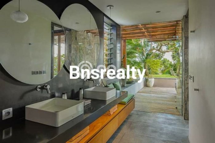 Rumah Lokasi Strategis di Canggu, Badung, LT 820m2m² LB 574m2m² Rumah Lokasi Strategis di Canggu, Badung, LT 820m2m² LB 574m2m²