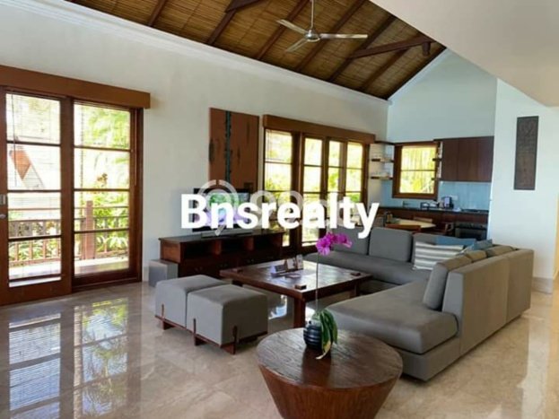 Rumah Asri area Ungasan, Badung, Luas 871m2m² LB 165m2m² Rumah Asri area Ungasan, Badung, Luas 871m2m² LB 165m2m²