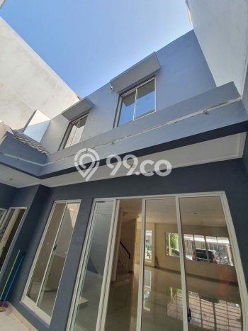 Rumah Bagus Siap Pakai Di Cengkareng Luas 240m2 Lokasi Strategis Rumah Bagus Siap Pakai Di Cengkareng Luas 240m2 Lokasi Strategis