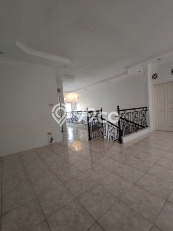 Lokasi terbaik! Rumah siap pakai dikontrakkan di Tebet LB 150m2 Lokasi terbaik! Rumah siap pakai dikontrakkan di Tebet LB 150m2
