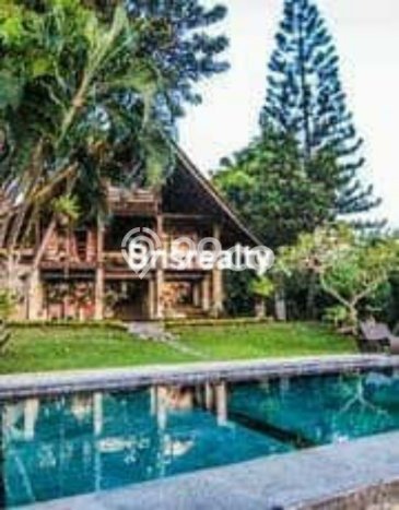 Rumah Kawasan Canggu, Luas 1085m2m², LB 311m2m² Rumah Kawasan Canggu, Luas 1085m2m², LB 311m2m²