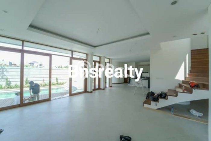 Rumah Strategis LT 420m2m² / LB 550m2m² di Lokasi Strategis Canggu, Badung Rumah Strategis LT 420m2m² / LB 550m2m² di Lokasi Strategis Canggu, Badung