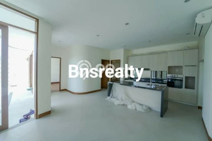 Rumah Strategis LT 420m2m² / LB 550m2m² di Lokasi Strategis Canggu, Badung Rumah Strategis LT 420m2m² / LB 550m2m² di Lokasi Strategis Canggu, Badung