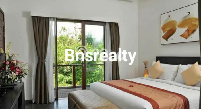 Rumah Strategis Seminyak, Badung, LT 190m2m² Bangunan 220m2m² Rumah Strategis Seminyak, Badung, LT 190m2m² Bangunan 220m2m²