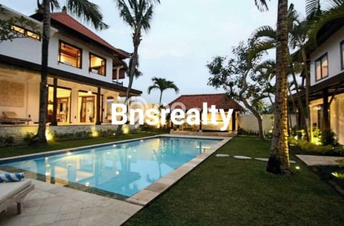 DIJUAL CEPAT! Rumah Cemagi, Badung, Luas 1500m2m² LB 1000m2m² DIJUAL CEPAT! Rumah Cemagi, Badung, Luas 1500m2m² LB 1000m2m²