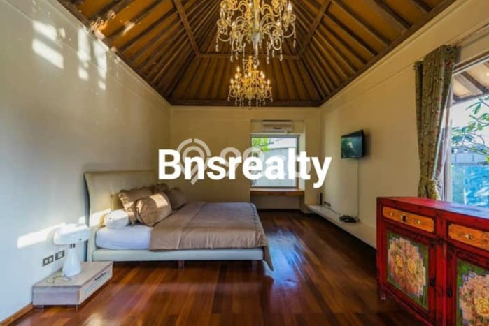 HARGA SPECIAL! Rumah Asri di Canggu, LT 980m2m² Bangunan 686m2m² HARGA SPECIAL! Rumah Asri di Canggu, LT 980m2m² Bangunan 686m2m²