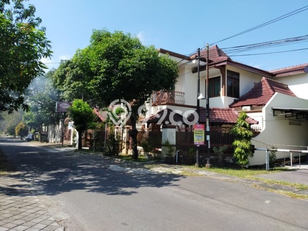 Dijual Rumah Premium dengan Fasilitas Sekitar Lengkap di Banjarsari, Surakarta Dijual Rumah Premium dengan Fasilitas Sekitar Lengkap di Banjarsari, Surakarta