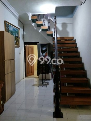 Dijual Rumah Premium dengan Fasilitas Sekitar Lengkap di Banjarsari, Surakarta Dijual Rumah Premium dengan Fasilitas Sekitar Lengkap di Banjarsari, Surakarta