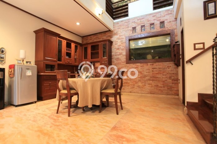 Ready to Use! Premium House LT 372m2 Desain Modern di Setra Sari Ready to Use! Premium House LT 372m2 Desain Modern di Setra Sari