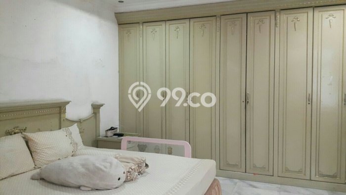 LOKASI PREMIUM! Rumah Berkembang area Kembangan, Luas 360m² Bangunan 450m² LOKASI PREMIUM! Rumah Berkembang area Kembangan, Luas 360m² Bangunan 450m²
