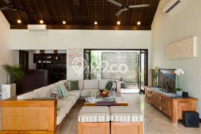 Rumah Mewah LB 220m2 Siap Pakai Desain Elegan di Tanjung Benoa, Badung Rumah Mewah LB 220m2 Siap Pakai Desain Elegan di Tanjung Benoa, Badung