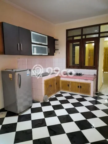 Disewakan Cepat Rumah Kondisi Bagus di Area Tembalang, Semarang Disewakan Cepat Rumah Kondisi Bagus di Area Tembalang, Semarang