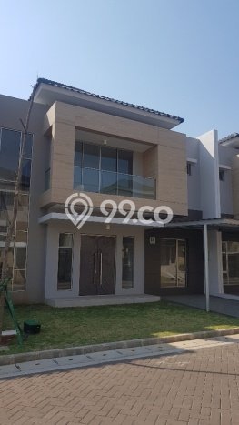 PROPERTI UNGGULAN! Rumah area , 3 KT, Area Elite, Luas 150m2m² Bangunan 275m2m² PROPERTI UNGGULAN! Rumah area , 3 KT, Area Elite, Luas 150m2m² Bangunan 275m2m²