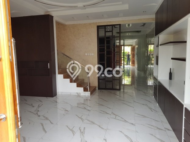 Rumah Strategis dengan 4 Kamar Tidur di Kawasan Pakuan, Bogor Rumah Strategis dengan 4 Kamar Tidur di Kawasan Pakuan, Bogor