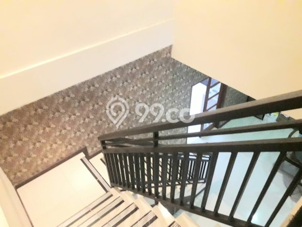 Dijual Cepat Rumah LT 125m² / LB 200m² di Kawasan Komersial Bintaro, Tangerang Selatan Dijual Cepat Rumah LT 125m² / LB 200m² di Kawasan Komersial Bintaro, Tangerang Selatan