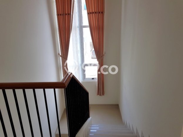 Disewakan! Rumah 3 Kamar Tidur &
3 Kamar Mandi di Gading Serpong, Tangerang Disewakan! Rumah 3 Kamar Tidur &
3 Kamar Mandi di Gading Serpong, Tangerang