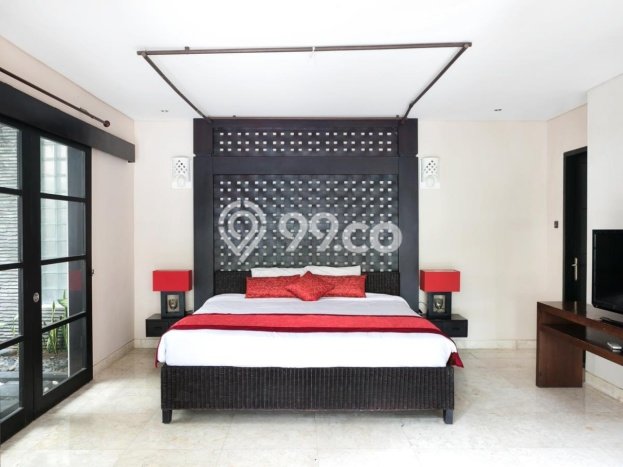 Hunian Elit LB 243m2 Siap Huni Desain Elegan di Seminyak, Badung Hunian Elit LB 243m2 Siap Huni Desain Elegan di Seminyak, Badung