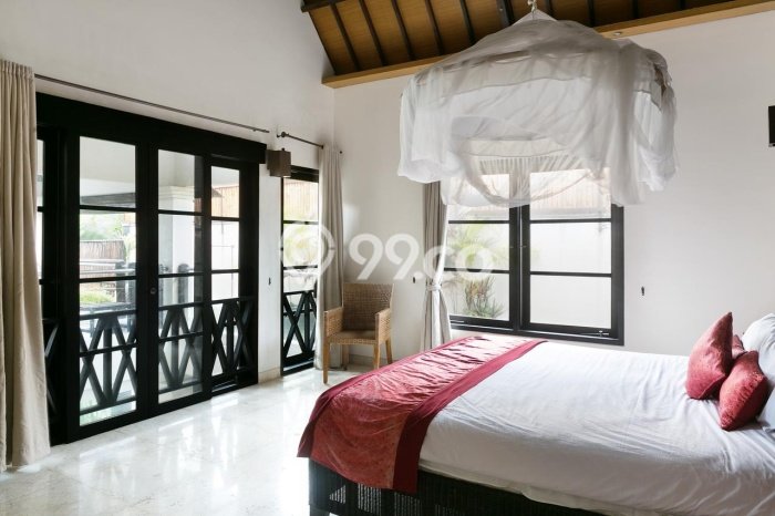Hunian Elit LB 243m2 Siap Huni Desain Elegan di Seminyak, Badung Hunian Elit LB 243m2 Siap Huni Desain Elegan di Seminyak, Badung