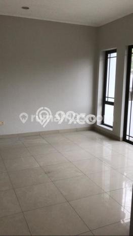 Jual Rumah Luas Megah Dengan View Cantik di Green Lake City, Jakarta Barat Jual Rumah Luas Megah Dengan View Cantik di Green Lake City, Jakarta Barat