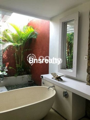 PROPERTI UNGGULAN! Rumah Premium di Canggu, LT 480m2m² Bangunan 300m2m² PROPERTI UNGGULAN! Rumah Premium di Canggu, LT 480m2m² Bangunan 300m2m²