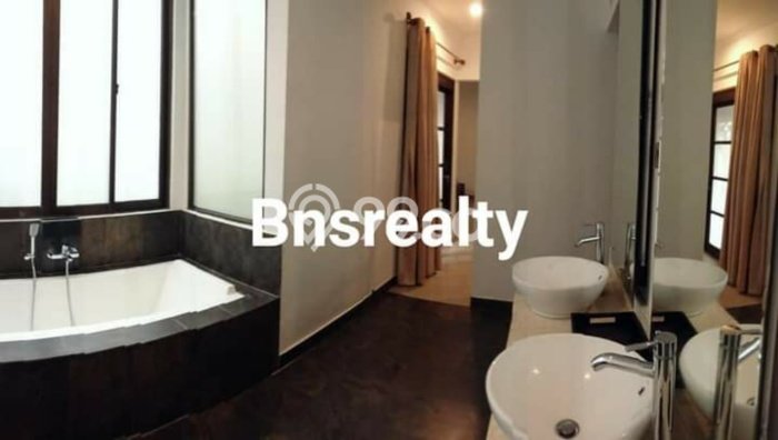 HARGA SPESIAL! Rumah Premium di Canggu, Badung, LT 750m2m² LB 500m2m² Bisa Nego! HARGA SPESIAL! Rumah Premium di Canggu, Badung, LT 750m2m² LB 500m2m² Bisa Nego!