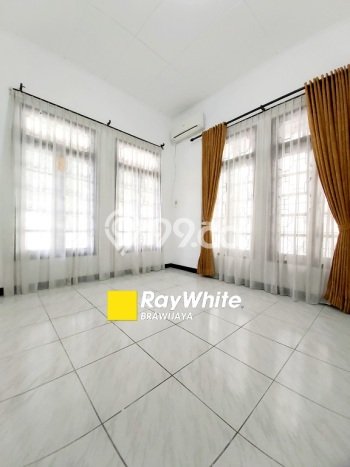 Jarang Ada! Rumah Kontrakan 3 Kamar Bagus Siap Huni SCBD Jarang Ada! Rumah Kontrakan 3 Kamar Bagus Siap Huni SCBD