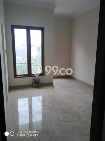 Rumah Strategis Modern Lb 130m2 di Jagakarsa, Jakarta Selatan Rumah Strategis Modern Lb 130m2 di Jagakarsa, Jakarta Selatan