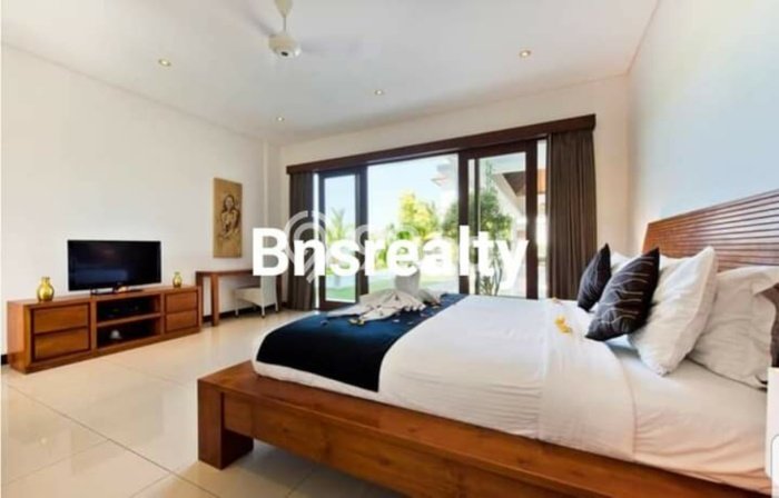 HARGA SPECIAL! Rumah Asri di Canggu, Badung, Luas 595m2m² Bangunan 465m2m² BISA KPR! HARGA SPECIAL! Rumah Asri di Canggu, Badung, Luas 595m2m² Bangunan 465m2m² BISA KPR!