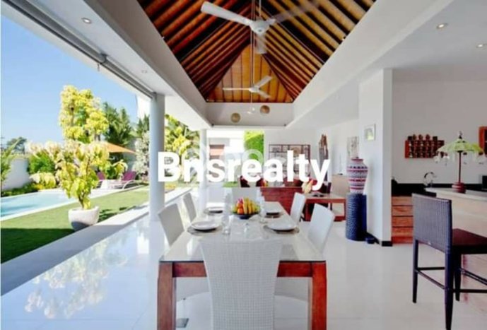 HARGA SPECIAL! Rumah Asri di Canggu, Badung, Luas 595m2m² Bangunan 465m2m² BISA KPR! HARGA SPECIAL! Rumah Asri di Canggu, Badung, Luas 595m2m² Bangunan 465m2m² BISA KPR!