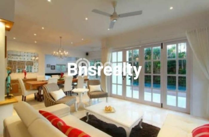 PROMO SPESIAL! Rumah Siap Huni area Seminyak, Luas 600m2m² Bangunan 325m2m² PROMO SPESIAL! Rumah Siap Huni area Seminyak, Luas 600m2m² Bangunan 325m2m²