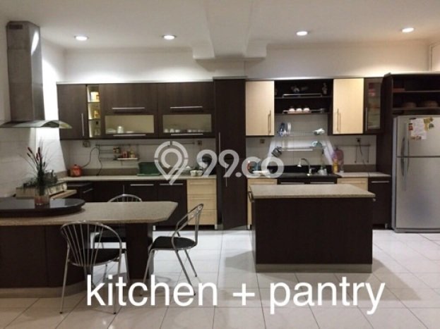 INVESTASI CERDAS! Rumah Exclusive Tomang, Jakarta Barat, LT 158m² LB 210m² INVESTASI CERDAS! Rumah Exclusive Tomang, Jakarta Barat, LT 158m² LB 210m²