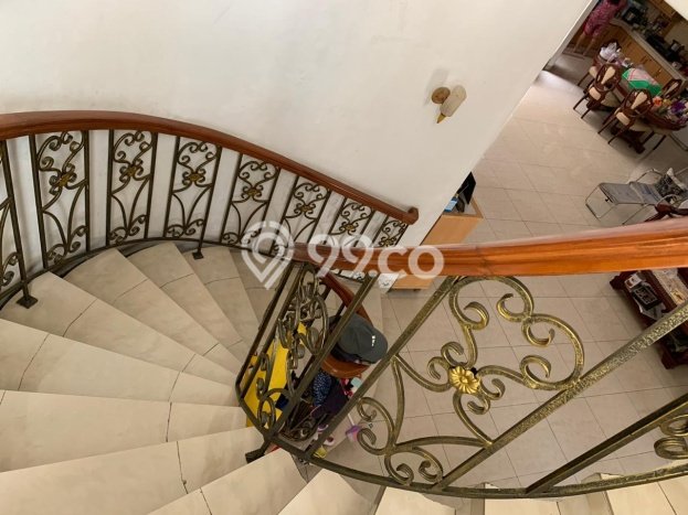 Rumah Elit LB 349m2 Siap Pakai Desain Elegan di Kedoya, Jakarta Barat Rumah Elit LB 349m2 Siap Pakai Desain Elegan di Kedoya, Jakarta Barat