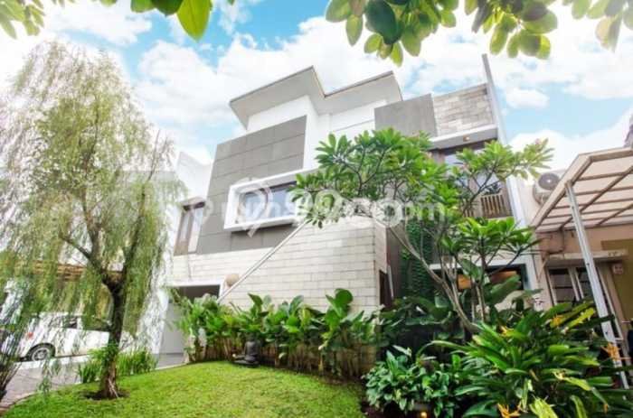 Dijual Rumah Mewah Elegan Dengan View Cantik di BSD, Tangerang Dijual Rumah Mewah Elegan Dengan View Cantik di BSD, Tangerang