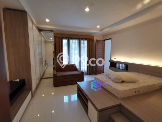 Rumah Luxury Modern Siap Huni di Lebak Bulus Jakarta Selatan Rumah Luxury Modern Siap Huni di Lebak Bulus Jakarta Selatan