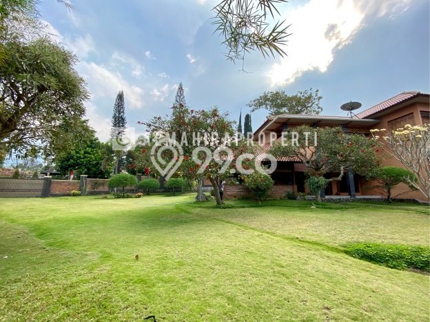 For Sale! Luxury House LT 2050m2 Desain Modern di Desa Tulungrejo For Sale! Luxury House LT 2050m2 Desain Modern di Desa Tulungrejo