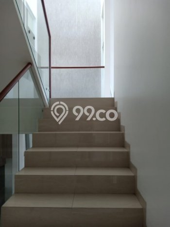 Hunian Elit LB 285m2 Siap Pakai Desain Elegan di Puri Indah, Jakarta Barat Hunian Elit LB 285m2 Siap Pakai Desain Elegan di Puri Indah, Jakarta Barat