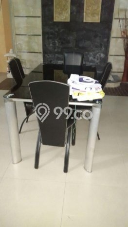 Jual Rumah Bagus Siap Huni LB 200m2 di Laweyan, Solo Jual Rumah Bagus Siap Huni LB 200m2 di Laweyan, Solo