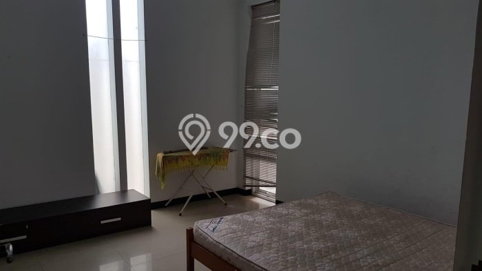 Jual Rumah Bagus Siap Huni LB 200m2 di Laweyan, Solo Jual Rumah Bagus Siap Huni LB 200m2 di Laweyan, Solo